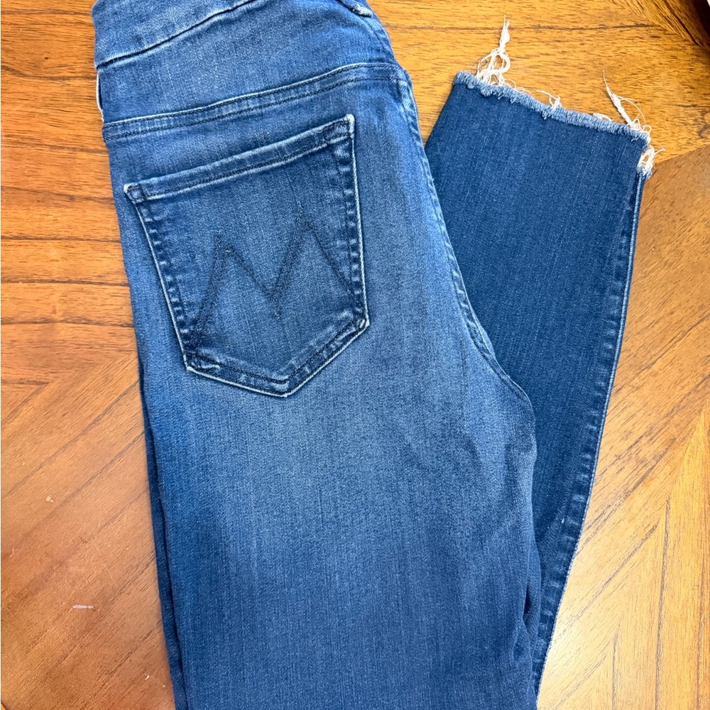 MOTHER The Looker Fray Ankle Jeans